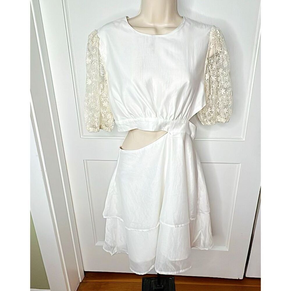 Petal & Pup Tabitha Cut Out Mini Dress in Cream Nwot Size Medium